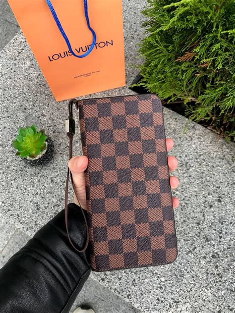 мужской клатч кошелек louis vuitton|louis vuitton мужская .